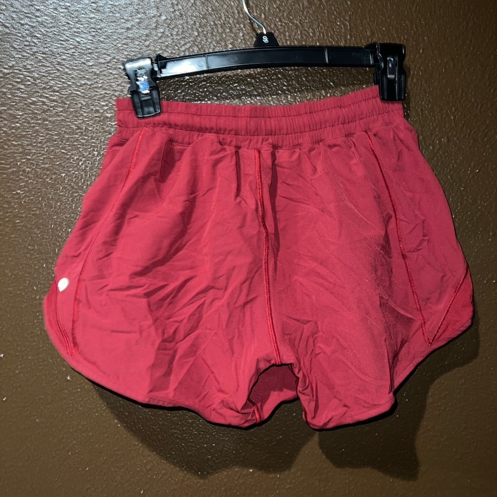 lululemon hotty hot low-rise lined short 4”